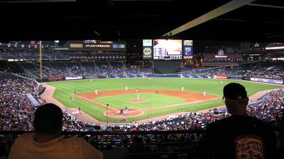 Braves golpean con autoridad en Chavez Ravine y silencian a los Dodgers